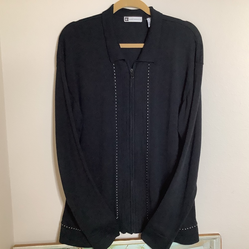 Bachrach long sleeve zip sweater, collar, soft, stylish, not too heavy, size XL